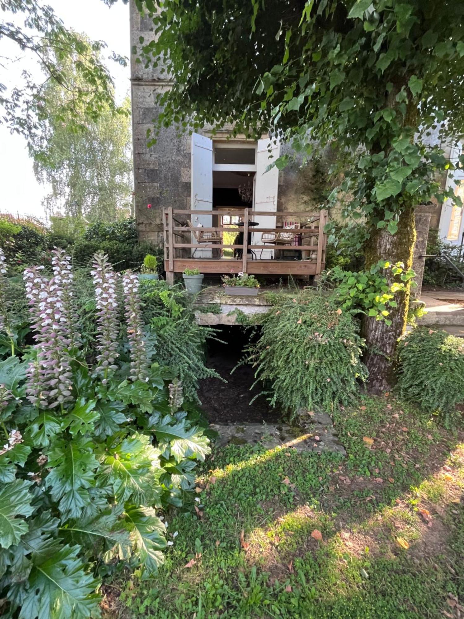 Maison De Mags & Mags Bed & Breakfast Lanouaille Luaran gambar